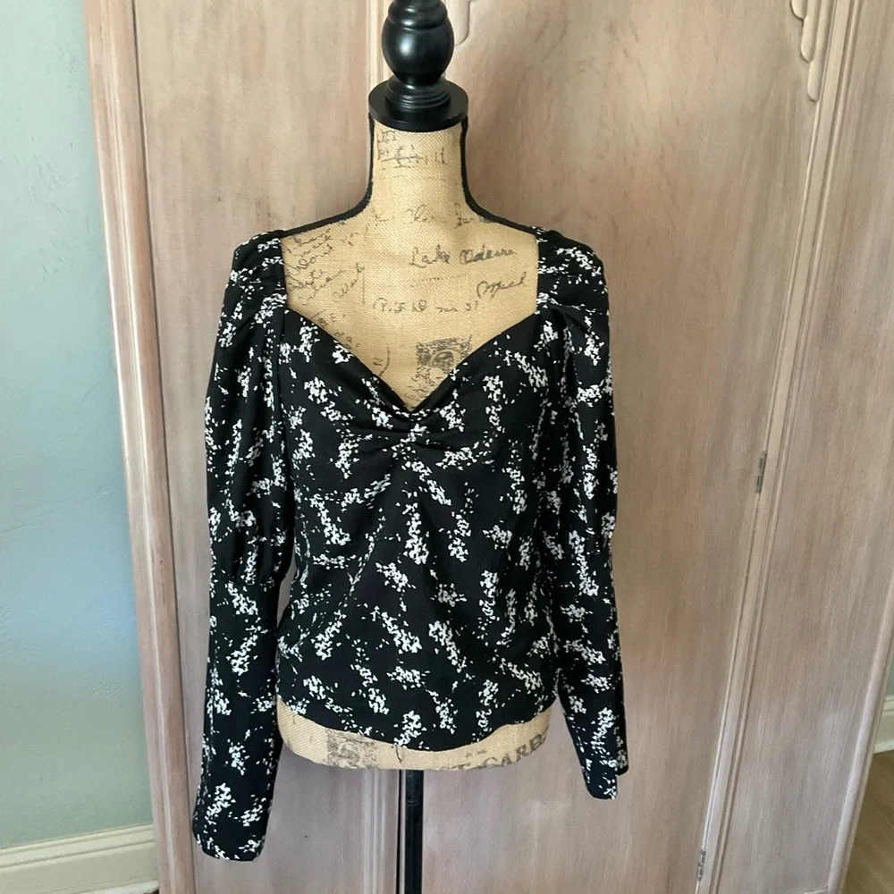 Anthropologie black floral Sweetheart Top Puff Sleeve smocked Blouse Black  XL